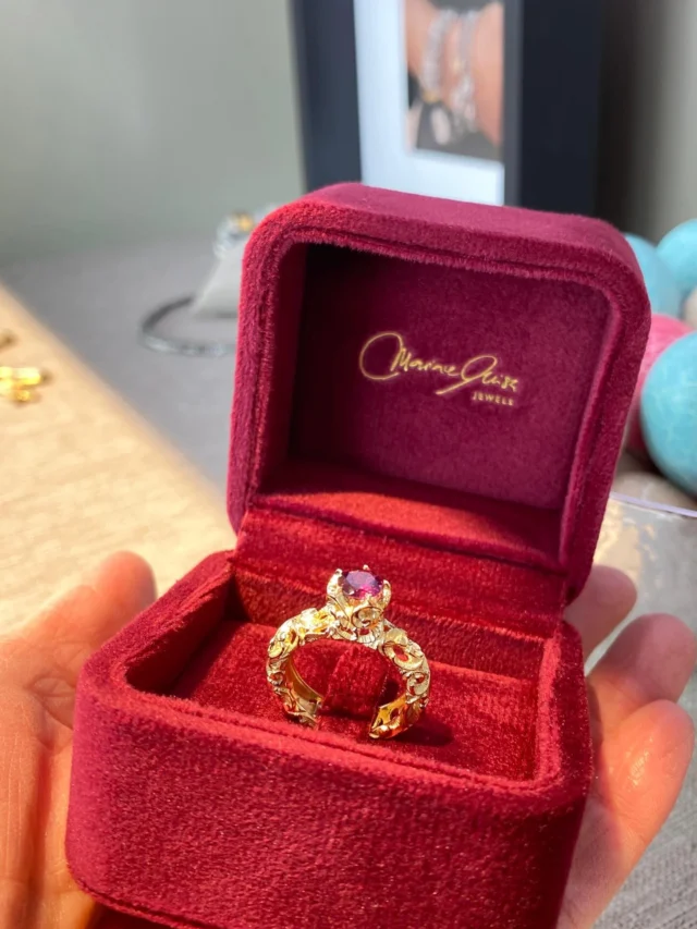 Grazie Elisabetta per la scelta di questo meraviglioso anello sartoriale!@aquamarina_gioielli_san_marino
@mariaeluisajewels📍viale antonio onofri 11, città
📲 info whatsapp 335 5458437
☎️ telefono negozio 0549 992135