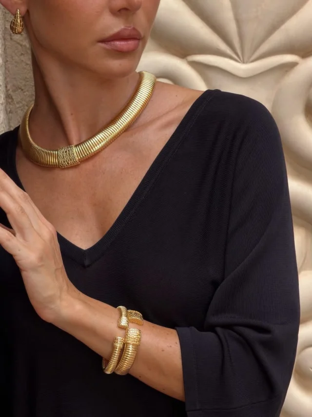 Dall’eleganza iconica della maglia Tubogas questa collezione richiama la grande tradizione della gioielleria del Novecento 

@aquamarina_gioielli_san_marino 
📍viale antonio onofri 11, città 
📲 info whatsapp 335 5458437
☎️ telefono negozio 0549 992135